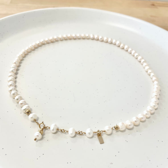 Freshwater Pearl Necklace with Gold Details