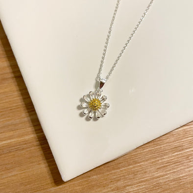 Daisy Necklace