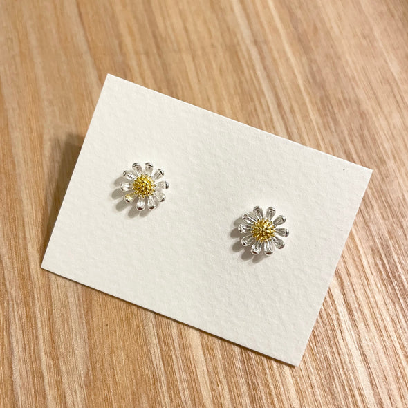 Daisy Studs